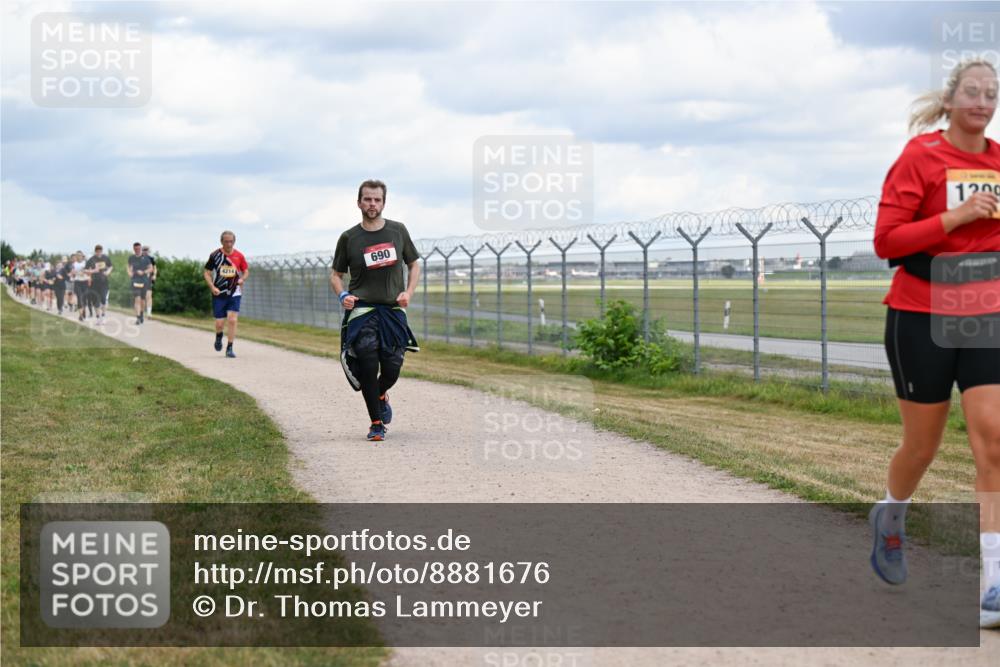 14.09.2025 - Airport Race Dr. Thomas Lammeyer http://msf.ph/oto/8881676 14.09.2025 12:33:42 Laufen 4214, 690, 1200 meine-sportfotos.de
