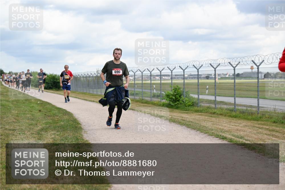 14.09.2025 - Airport Race Dr. Thomas Lammeyer http://msf.ph/oto/8881680 14.09.2025 12:33:43 Laufen 4214, 690 meine-sportfotos.de