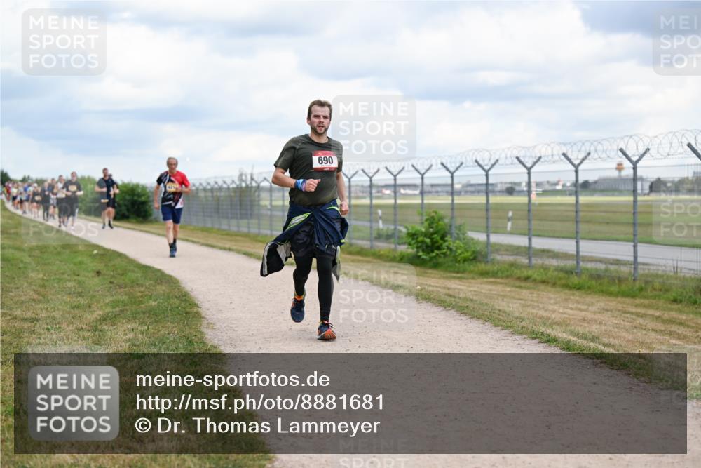 14.09.2025 - Airport Race Dr. Thomas Lammeyer http://msf.ph/oto/8881681 14.09.2025 12:33:43 Laufen 690 meine-sportfotos.de