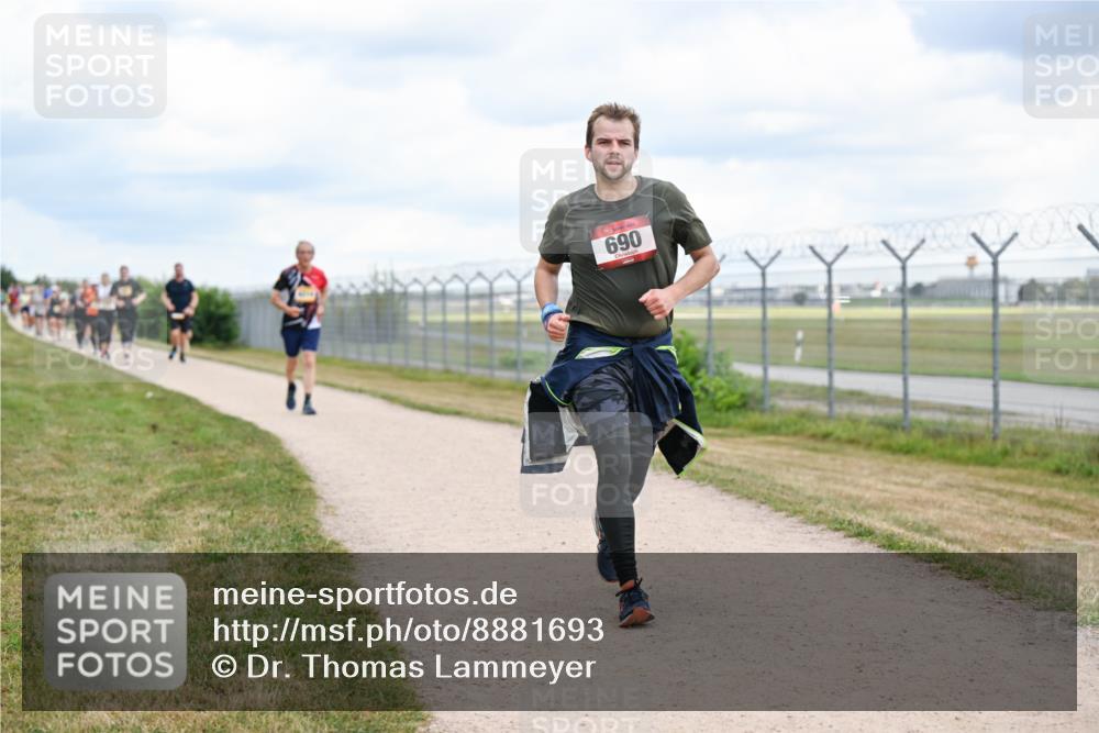 14.09.2025 - Airport Race Dr. Thomas Lammeyer http://msf.ph/oto/8881693 14.09.2025 12:33:45 Laufen 690 meine-sportfotos.de