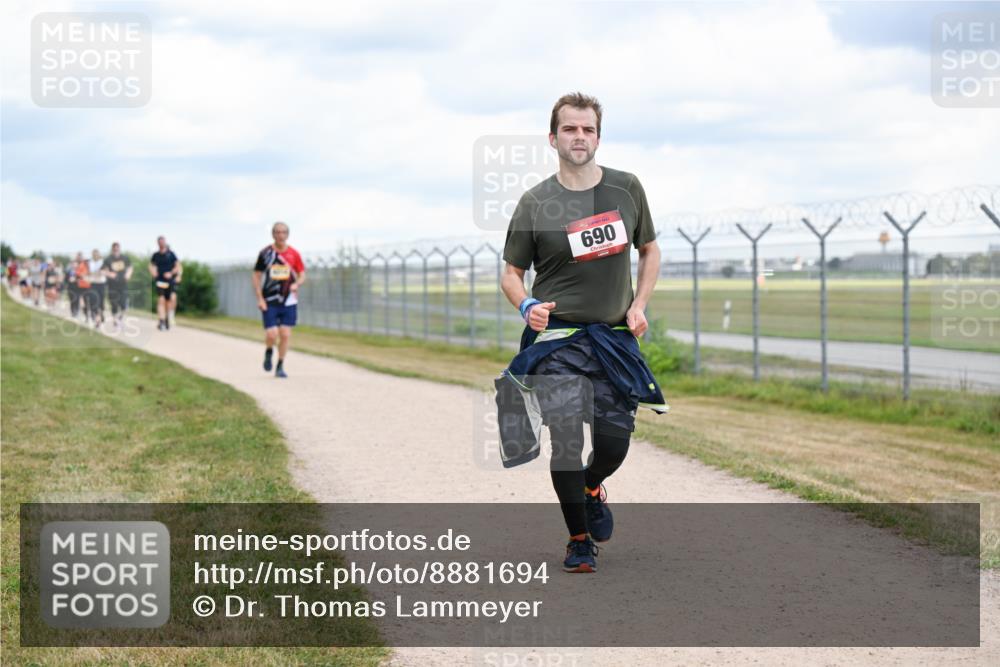 14.09.2025 - Airport Race Dr. Thomas Lammeyer http://msf.ph/oto/8881694 14.09.2025 12:33:45 Laufen 690 meine-sportfotos.de
