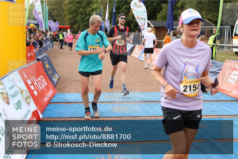 14.09.2025 - Airport Race Strokosch-Dieckow http://msf.ph/oto/8881700 14.09.2025 12:42:53 Ziel 10, 507, 975, 1606, 1701, 2154, 4186 meine-sportfotos.de