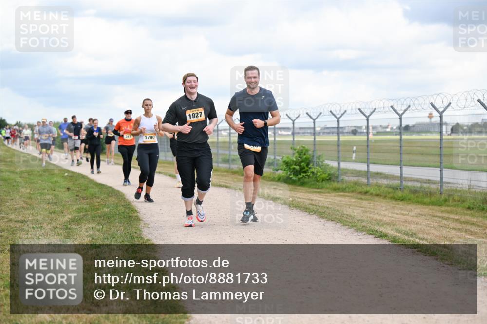14.09.2025 - Airport Race Dr. Thomas Lammeyer http://msf.ph/oto/8881733 14.09.2025 12:33:55 Laufen 317, 1790, 1927 meine-sportfotos.de