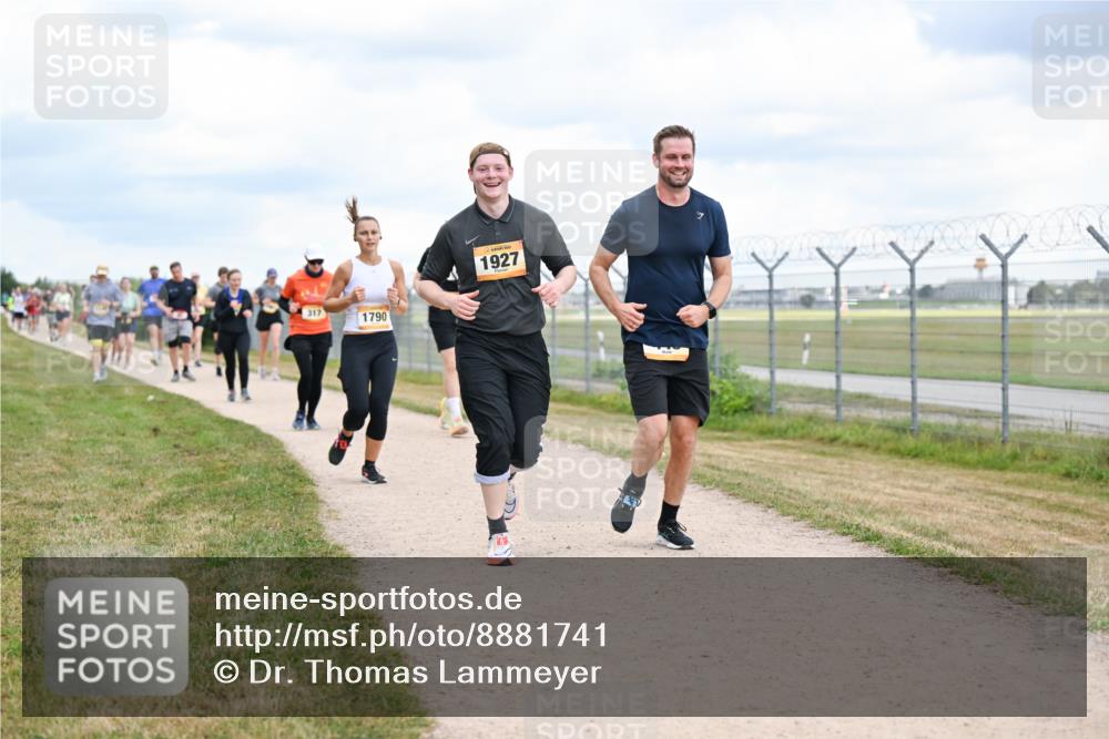 14.09.2025 - Airport Race Dr. Thomas Lammeyer http://msf.ph/oto/8881741 14.09.2025 12:33:56 Laufen 317, 1790, 1927 meine-sportfotos.de