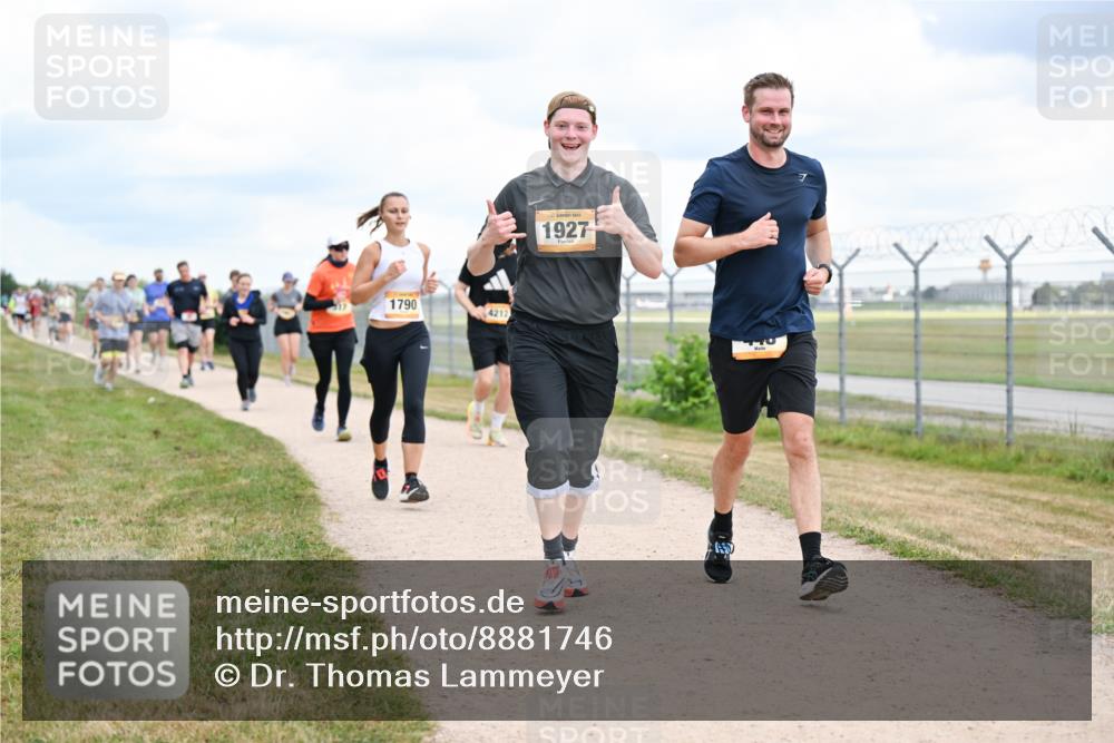 14.09.2025 - Airport Race Dr. Thomas Lammeyer http://msf.ph/oto/8881746 14.09.2025 12:33:56 Laufen 1790, 4212, 1927 meine-sportfotos.de