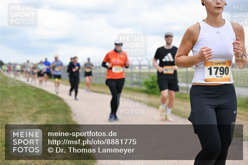 14.09.2025 - Airport Race Dr. Thomas Lammeyer http://msf.ph/oto/8881775 14.09.2025 12:33:59 Laufen 42, 1790 meine-sportfotos.de