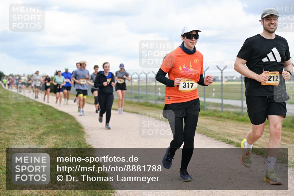14.09.2025 - Airport Race Dr. Thomas Lammeyer http://msf.ph/oto/8881788 14.09.2025 12:34:01 Laufen 317, 212 meine-sportfotos.de