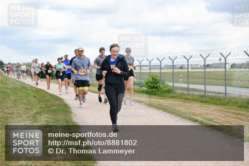 14.09.2025 - Airport Race Dr. Thomas Lammeyer http://msf.ph/oto/8881802 14.09.2025 12:34:03 Laufen 63, 1145 meine-sportfotos.de