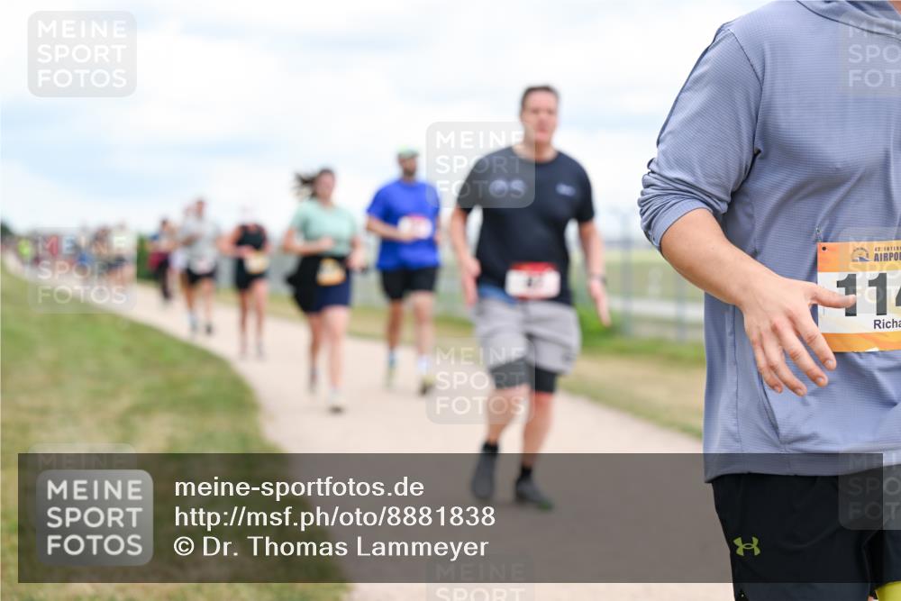 14.09.2025 - Airport Race Dr. Thomas Lammeyer http://msf.ph/oto/8881838 14.09.2025 12:34:06 Laufen 8, 42, 114 meine-sportfotos.de