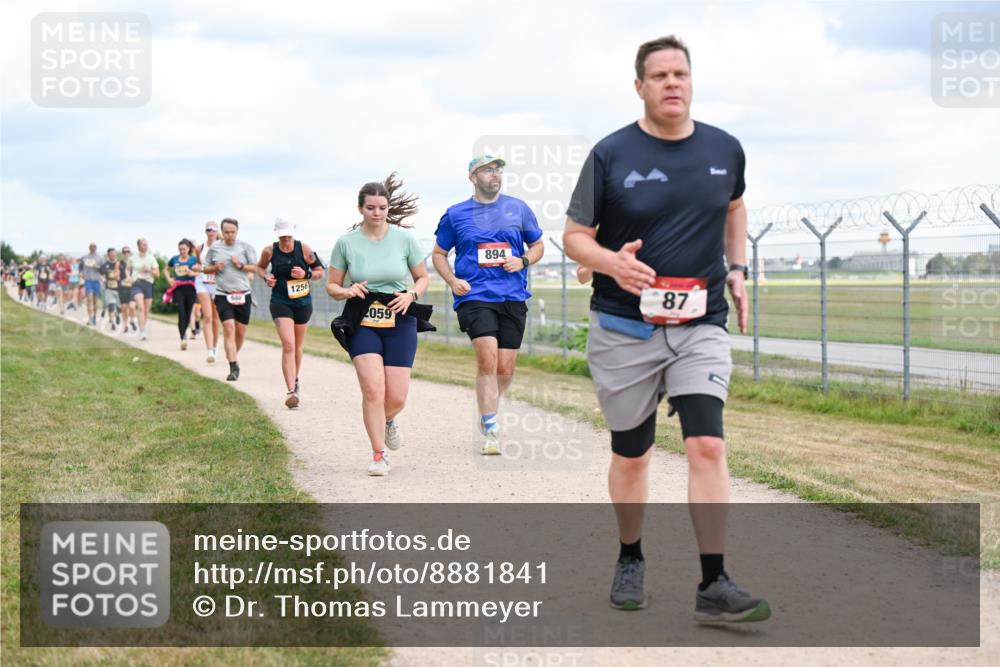 14.09.2025 - Airport Race Dr. Thomas Lammeyer http://msf.ph/oto/8881841 14.09.2025 12:34:07 Laufen 1256, 2059, 894, 87 meine-sportfotos.de