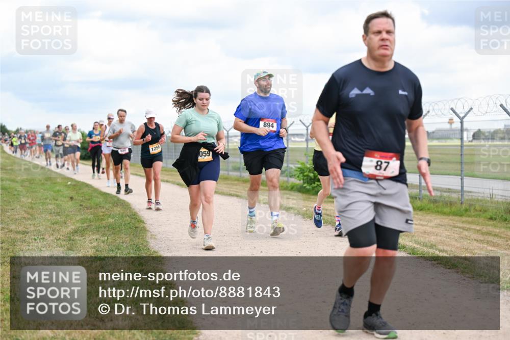 14.09.2025 - Airport Race Dr. Thomas Lammeyer http://msf.ph/oto/8881843 14.09.2025 12:34:07 Laufen 1256, 059, 894, 87 meine-sportfotos.de