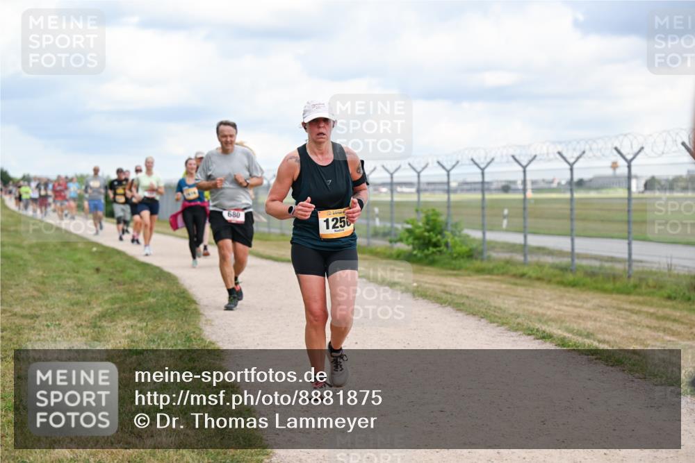 14.09.2025 - Airport Race Dr. Thomas Lammeyer http://msf.ph/oto/8881875 14.09.2025 12:34:11 Laufen 680, 1256 meine-sportfotos.de