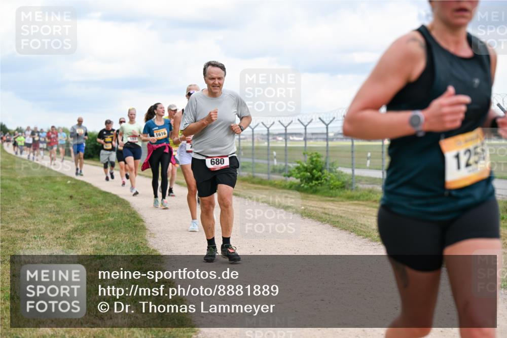14.09.2025 - Airport Race Dr. Thomas Lammeyer http://msf.ph/oto/8881889 14.09.2025 12:34:12 Laufen 103, 1616, 680, 125 meine-sportfotos.de