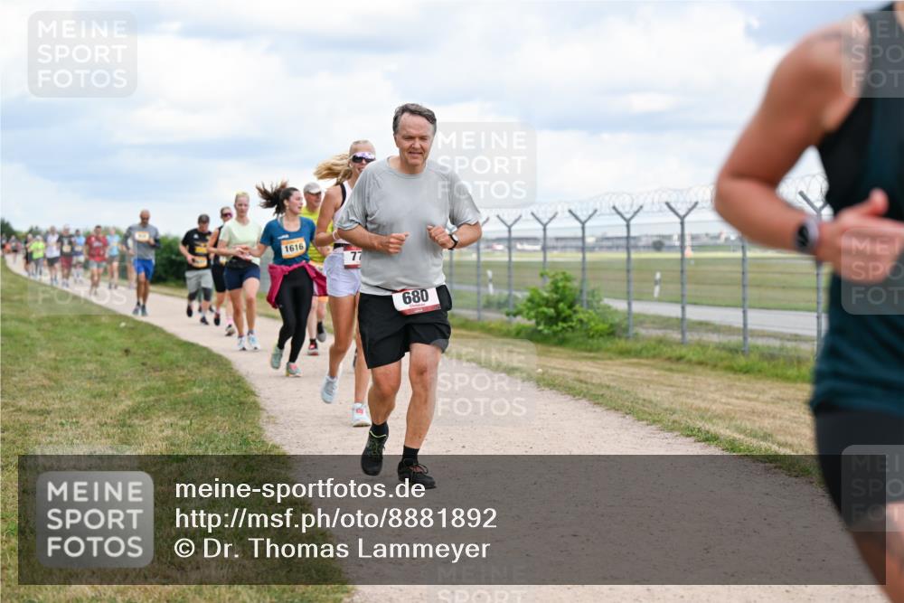14.09.2025 - Airport Race Dr. Thomas Lammeyer http://msf.ph/oto/8881892 14.09.2025 12:34:13 Laufen 1616, 77, 680 meine-sportfotos.de