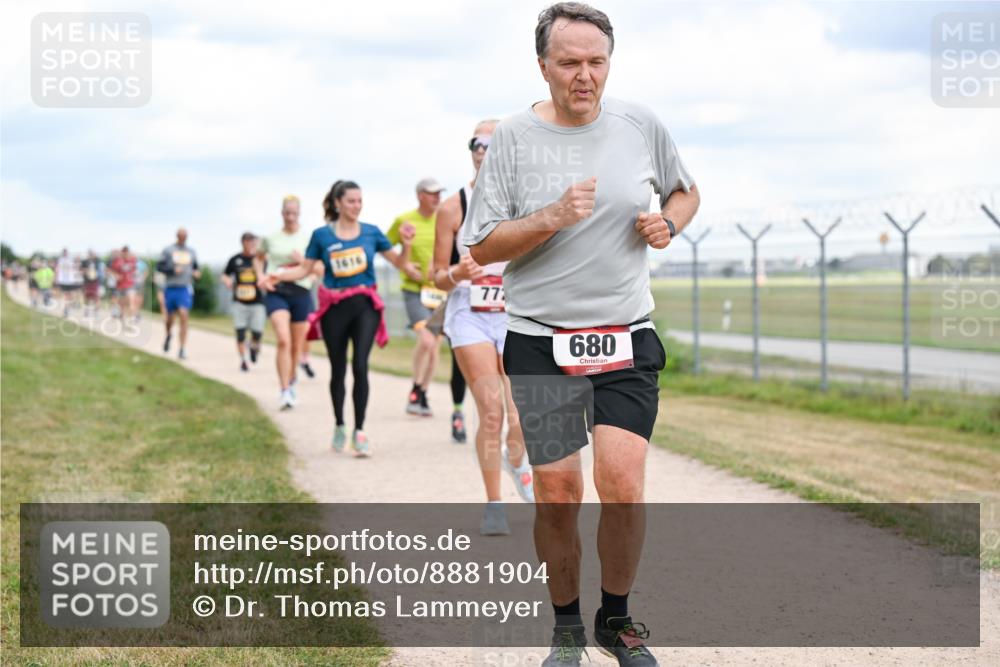 14.09.2025 - Airport Race Dr. Thomas Lammeyer http://msf.ph/oto/8881904 14.09.2025 12:34:14 Laufen 1610, 77, 680 meine-sportfotos.de