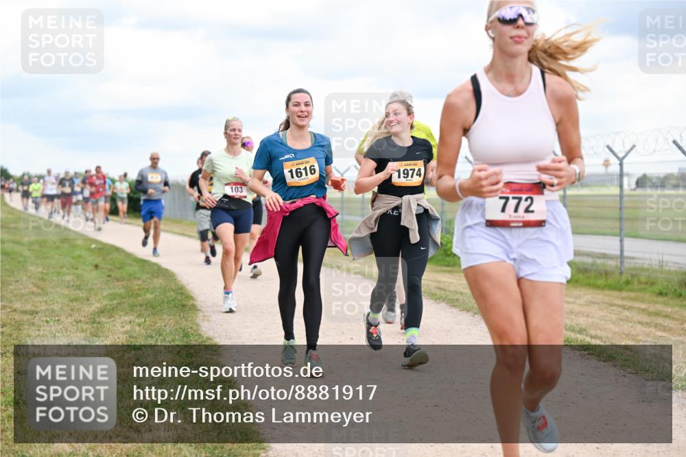 14.09.2025 - Airport Race Dr. Thomas Lammeyer http://msf.ph/oto/8881917 14.09.2025 12:34:15 Laufen 103, 1616, 1974, 772 meine-sportfotos.de