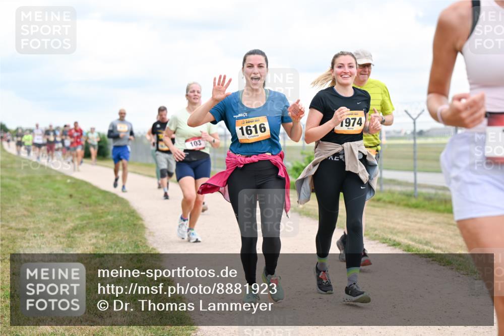 14.09.2025 - Airport Race Dr. Thomas Lammeyer http://msf.ph/oto/8881923 14.09.2025 12:34:16 Laufen 103, 1616, 1974 meine-sportfotos.de
