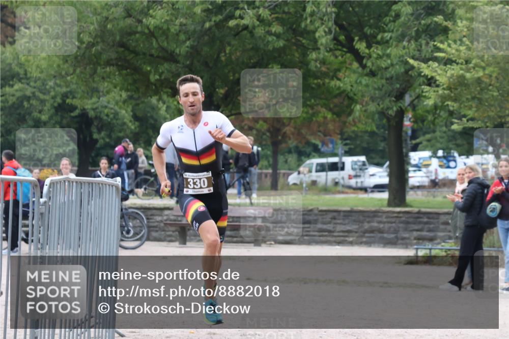 14.09.2025 - Stadtparktriathlon Strokosch-Dieckow http://msf.ph/oto/8882018 14.09.2025 09:40:33 Ziel 330 meine-sportfotos.de