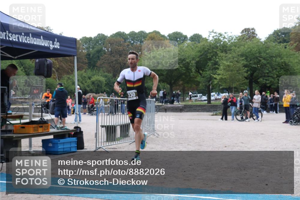 14.09.2025 - Stadtparktriathlon Strokosch-Dieckow http://msf.ph/oto/8882026 14.09.2025 09:40:35 Ziel 330 meine-sportfotos.de