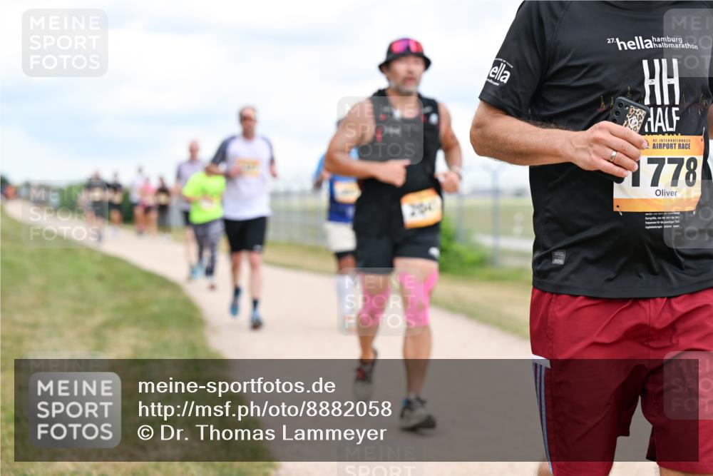 14.09.2025 - Airport Race Dr. Thomas Lammeyer http://msf.ph/oto/8882058 14.09.2025 12:34:32 Laufen 27, 42, 1778, 00 meine-sportfotos.de