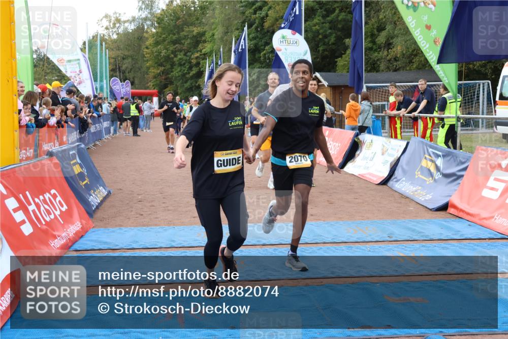 14.09.2025 - Airport Race Strokosch-Dieckow http://msf.ph/oto/8882074 14.09.2025 12:43:47 Ziel 25, 54, 407, 513, 989, 1017, 1067, 1334, 1459, 1550, 1633, 1954, 2070, 2095 meine-sportfotos.de