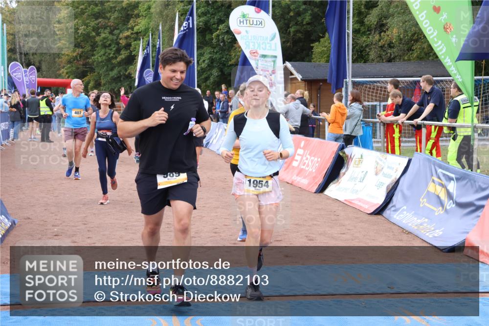 14.09.2025 - Airport Race Strokosch-Dieckow http://msf.ph/oto/8882103 14.09.2025 12:43:52 Ziel 25, 407, 513, 989, 1017, 1067, 1219, 1334, 1459, 1550, 1587, 1633, 1656, 1954, 2095 meine-sportfotos.de