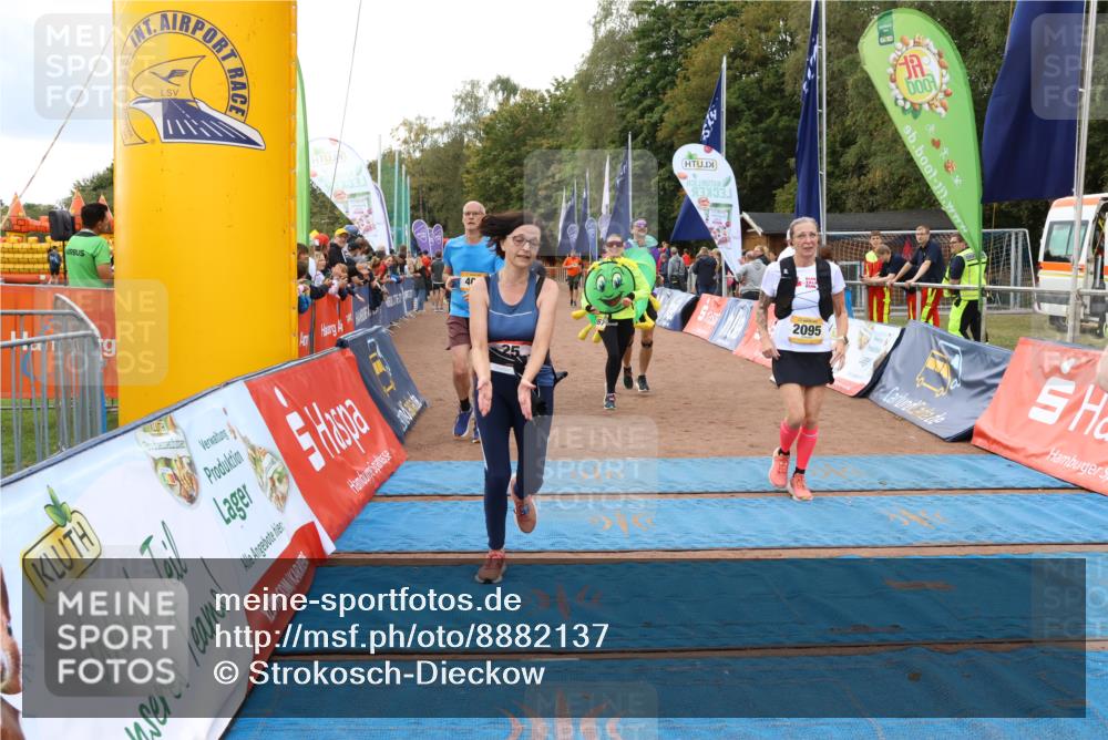 14.09.2025 - Airport Race Strokosch-Dieckow http://msf.ph/oto/8882137 14.09.2025 12:43:55 Ziel 25, 90, 407, 641, 742, 989, 1001, 1017, 1067, 1219, 1334, 1587, 1656, 1730, 1954, 2095, 2134 meine-sportfotos.de