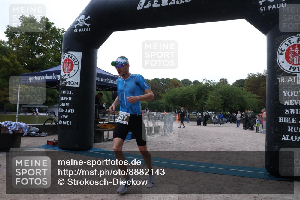 14.09.2025 - Stadtparktriathlon Strokosch-Dieckow http://msf.ph/oto/8882143 14.09.2025 09:43:31 Ziel 307, 310, 351 meine-sportfotos.de