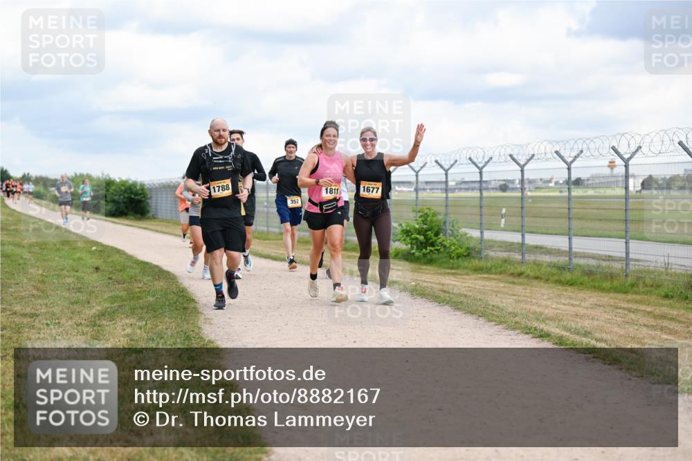 14.09.2025 - Airport Race Dr. Thomas Lammeyer http://msf.ph/oto/8882167 14.09.2025 12:34:41 Laufen 201, 1788, 352, 1811, 1677 meine-sportfotos.de