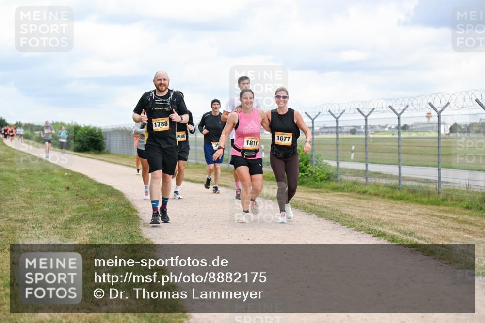 14.09.2025 - Airport Race Dr. Thomas Lammeyer http://msf.ph/oto/8882175 14.09.2025 12:34:41 Laufen 201, 1788, 1986, 1677, 1811 meine-sportfotos.de