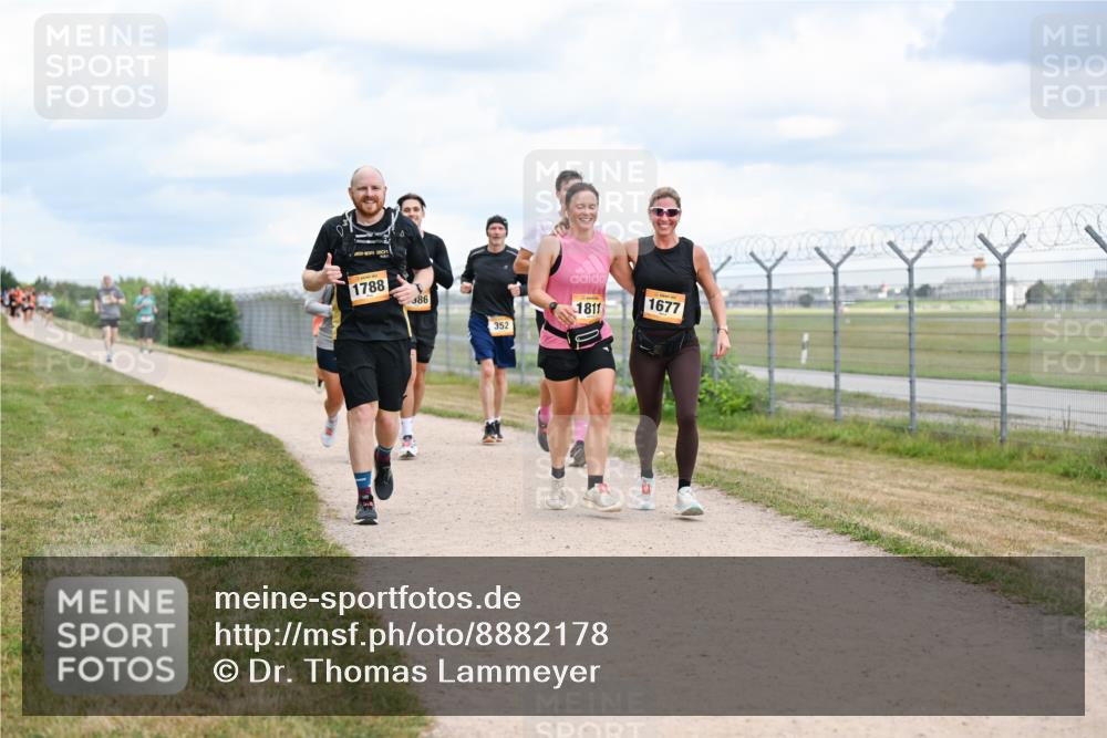 14.09.2025 - Airport Race Dr. Thomas Lammeyer http://msf.ph/oto/8882178 14.09.2025 12:34:41 Laufen 1788, 386, 352, 1811, 1677 meine-sportfotos.de