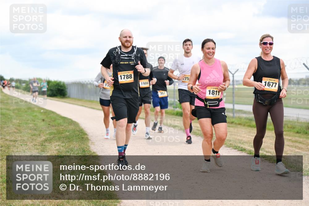 14.09.2025 - Airport Race Dr. Thomas Lammeyer http://msf.ph/oto/8882196 14.09.2025 12:34:43 Laufen 201, 1788, 1986, 352, 75, 1811, 1677 meine-sportfotos.de