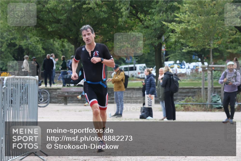 14.09.2025 - Stadtparktriathlon Strokosch-Dieckow http://msf.ph/oto/8882273 14.09.2025 09:46:12 Ziel 301 meine-sportfotos.de