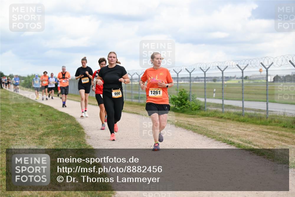 14.09.2025 - Airport Race Dr. Thomas Lammeyer http://msf.ph/oto/8882456 14.09.2025 12:35:26 Laufen 1566, 990, 1261 meine-sportfotos.de