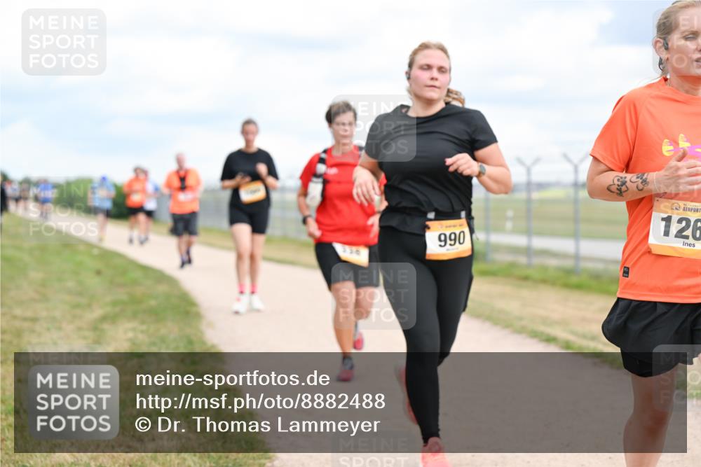14.09.2025 - Airport Race Dr. Thomas Lammeyer http://msf.ph/oto/8882488 14.09.2025 12:35:28 Laufen 338, 990, 42, 126 meine-sportfotos.de