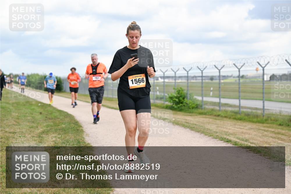 14.09.2025 - Airport Race Dr. Thomas Lammeyer http://msf.ph/oto/8882519 14.09.2025 12:35:31 Laufen 761, 1566 meine-sportfotos.de