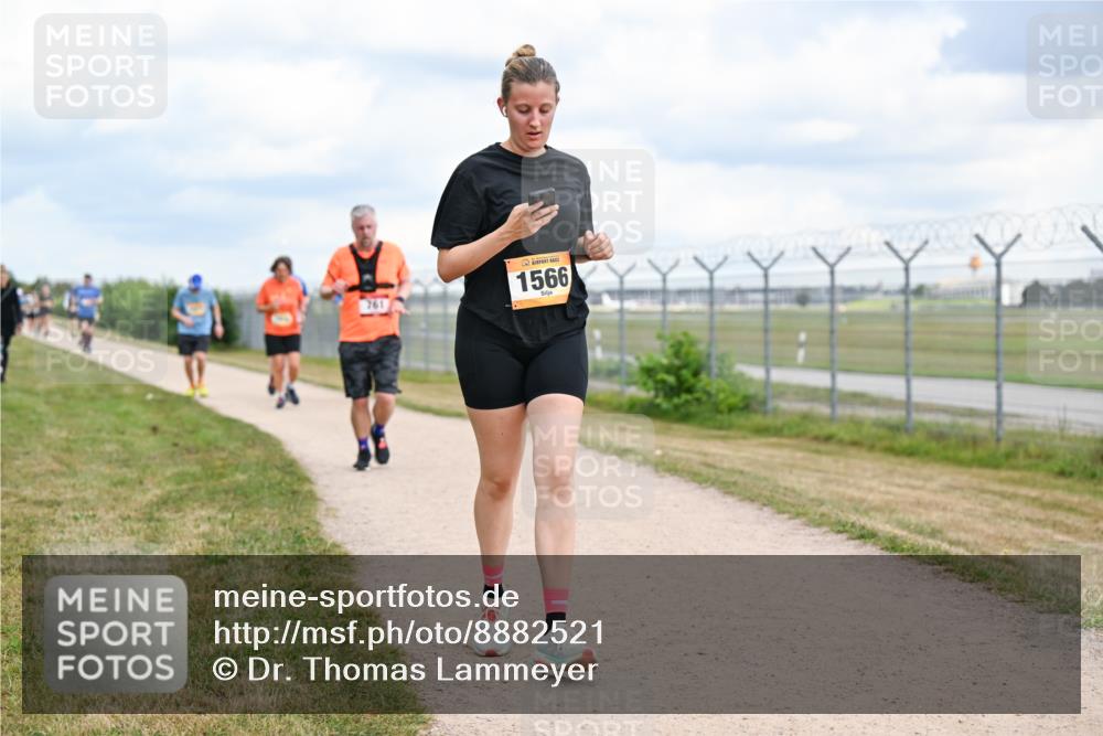 14.09.2025 - Airport Race Dr. Thomas Lammeyer http://msf.ph/oto/8882521 14.09.2025 12:35:31 Laufen 1566 meine-sportfotos.de