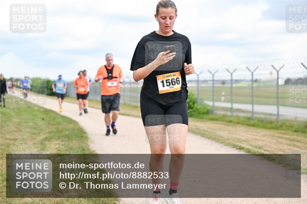 14.09.2025 - Airport Race Dr. Thomas Lammeyer http://msf.ph/oto/8882533 14.09.2025 12:35:31 Laufen 1566 meine-sportfotos.de