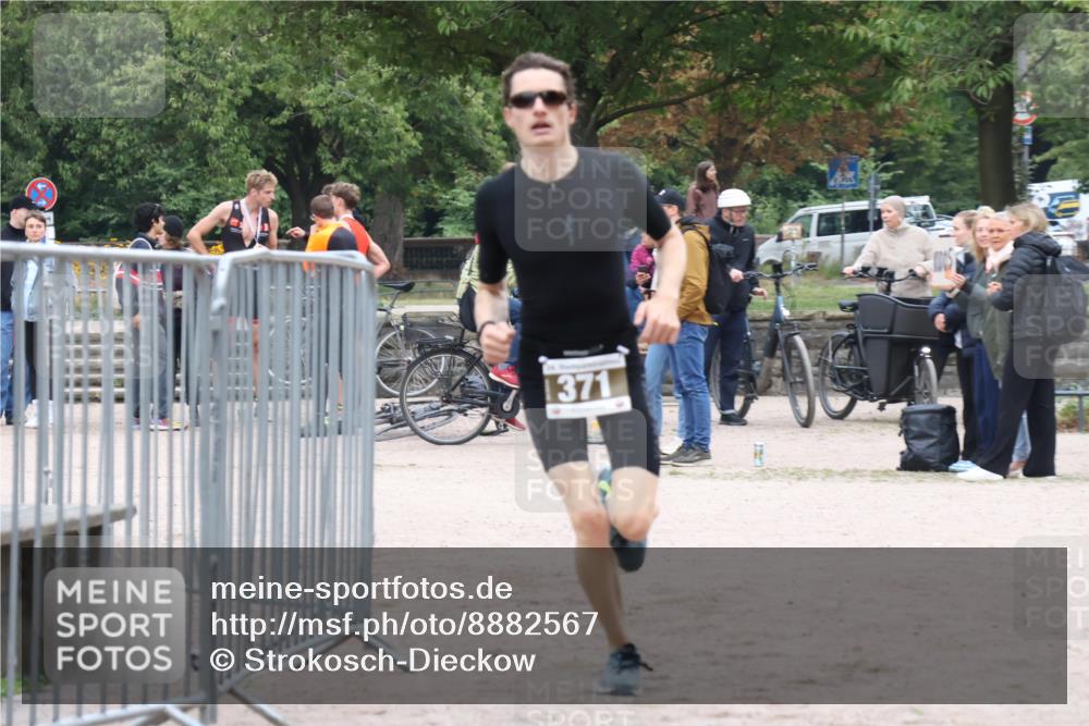 14.09.2025 - Stadtparktriathlon Strokosch-Dieckow http://msf.ph/oto/8882567 14.09.2025 09:49:33 Ziel 371 meine-sportfotos.de