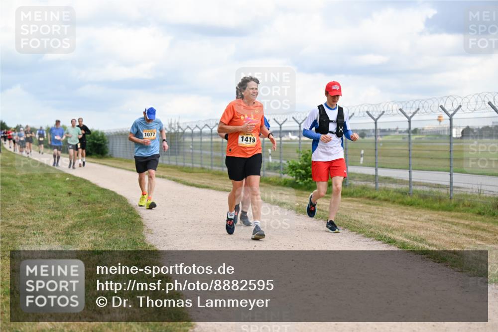 14.09.2025 - Airport Race Dr. Thomas Lammeyer http://msf.ph/oto/8882595 14.09.2025 12:35:36 Laufen 1077, 1419 meine-sportfotos.de