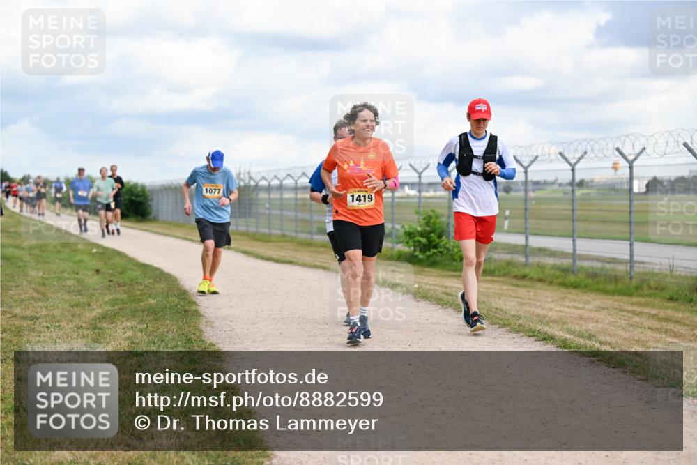 14.09.2025 - Airport Race Dr. Thomas Lammeyer http://msf.ph/oto/8882599 14.09.2025 12:35:37 Laufen 1077, 1419 meine-sportfotos.de
