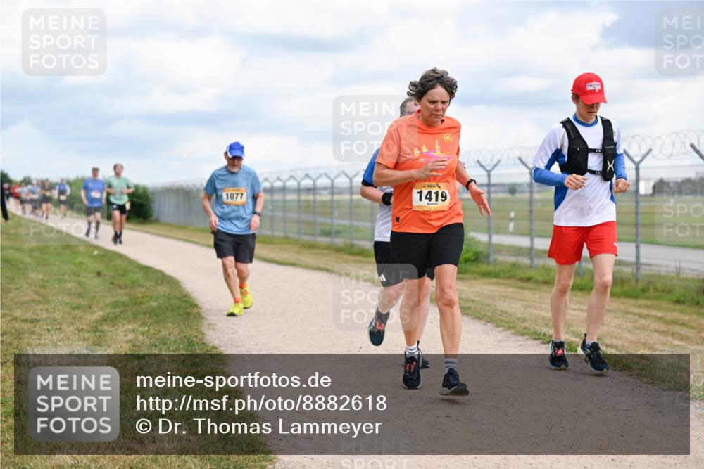 14.09.2025 - Airport Race Dr. Thomas Lammeyer http://msf.ph/oto/8882618 14.09.2025 12:35:38 Laufen 1077, 1419 meine-sportfotos.de