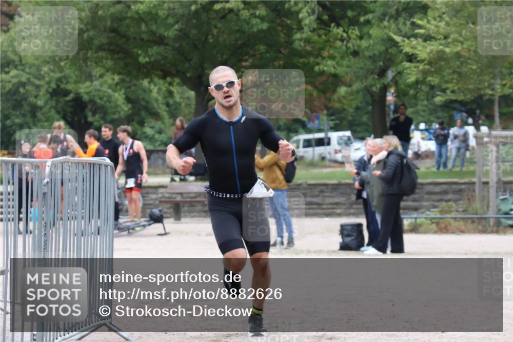 14.09.2025 - Stadtparktriathlon Strokosch-Dieckow http://msf.ph/oto/8882626 14.09.2025 09:50:31 Ziel 303, 348 meine-sportfotos.de