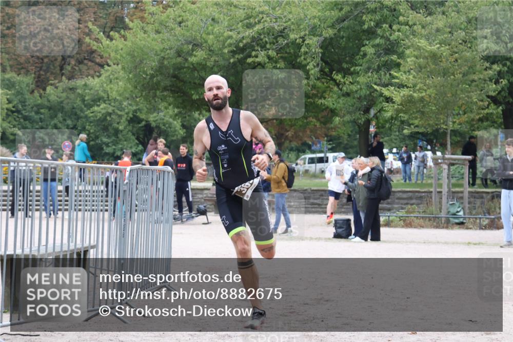 14.09.2025 - Stadtparktriathlon Strokosch-Dieckow http://msf.ph/oto/8882675 14.09.2025 09:50:55 Ziel 357, 369, 376 meine-sportfotos.de