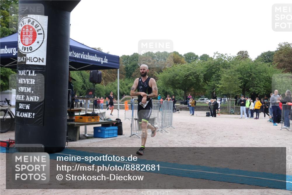 14.09.2025 - Stadtparktriathlon Strokosch-Dieckow http://msf.ph/oto/8882681 14.09.2025 09:50:56 Ziel 357, 369, 376 meine-sportfotos.de
