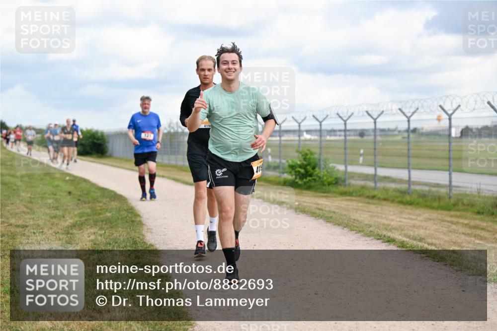 14.09.2025 - Airport Race Dr. Thomas Lammeyer http://msf.ph/oto/8882693 14.09.2025 12:35:46 Laufen 419, 41 meine-sportfotos.de