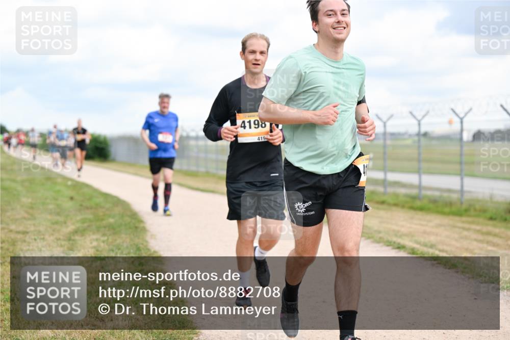 14.09.2025 - Airport Race Dr. Thomas Lammeyer http://msf.ph/oto/8882708 14.09.2025 12:35:47 Laufen 4198, 419 meine-sportfotos.de