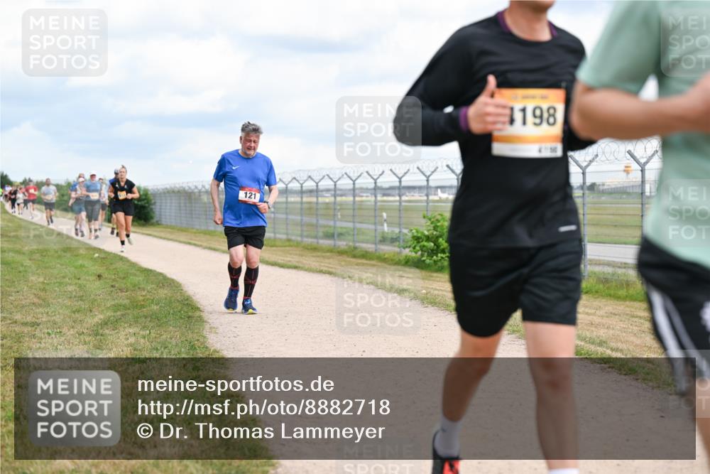 14.09.2025 - Airport Race Dr. Thomas Lammeyer http://msf.ph/oto/8882718 14.09.2025 12:35:48 Laufen 121, 1198, 4750 meine-sportfotos.de