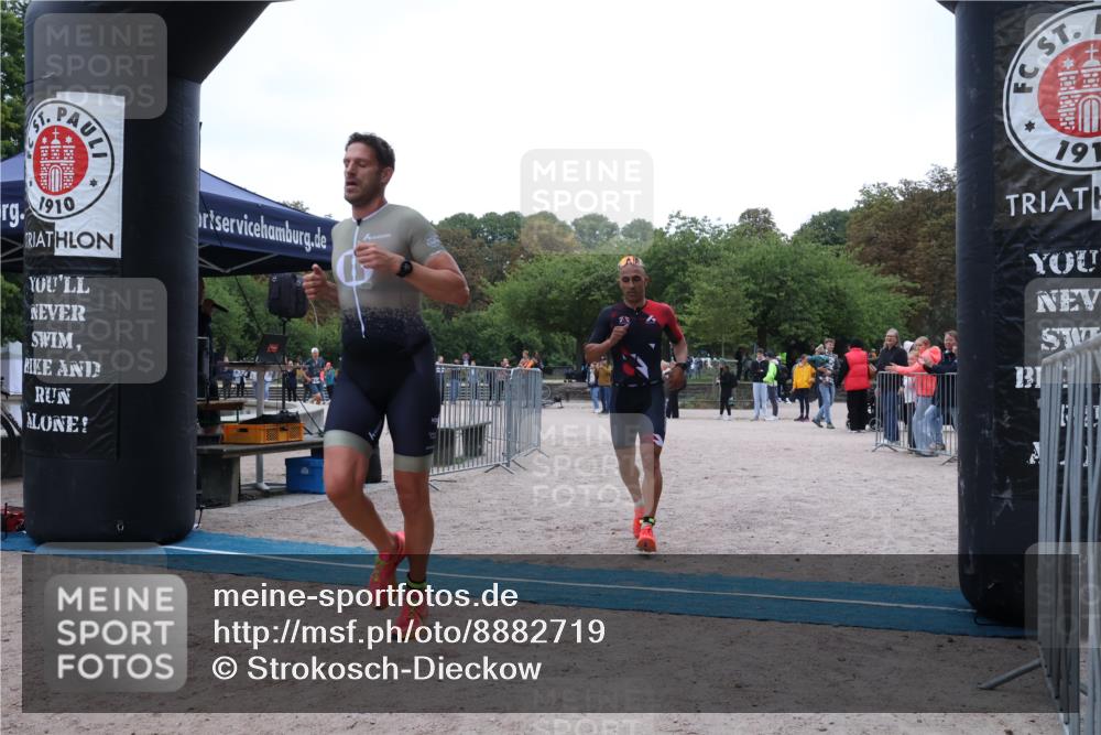 14.09.2025 - Stadtparktriathlon Strokosch-Dieckow http://msf.ph/oto/8882719 14.09.2025 09:51:06 Ziel 313, 336, 376, 378 meine-sportfotos.de