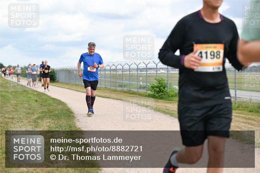 14.09.2025 - Airport Race Dr. Thomas Lammeyer http://msf.ph/oto/8882721 14.09.2025 12:35:48 Laufen 121, 4198 meine-sportfotos.de